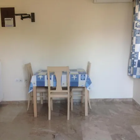 Ro Apartahotel Poros (Lefkada)